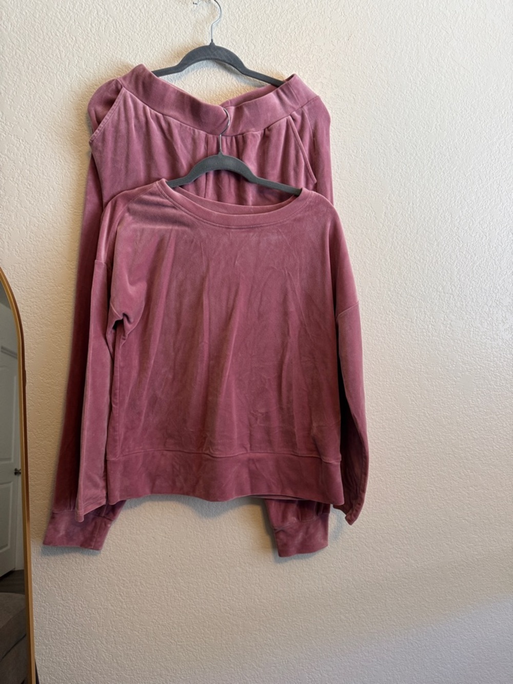 Cable & Gauge Dusty Rose Velvet Lounge Set